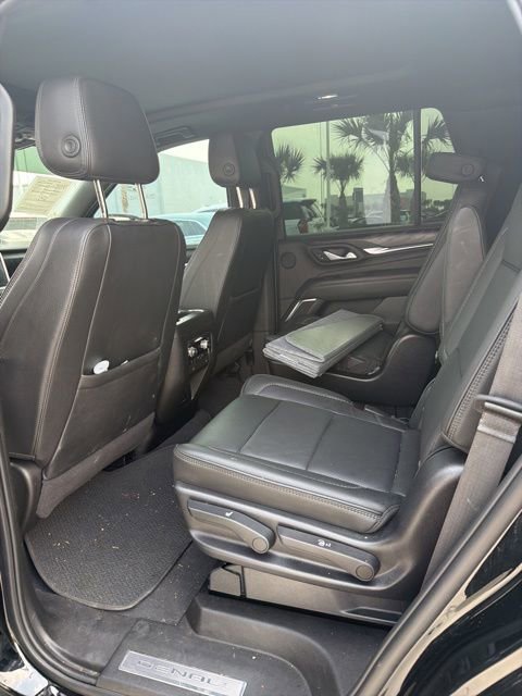 Used 2022 GMC Yukon Denali w/ Denali Premium Package RWD image 4