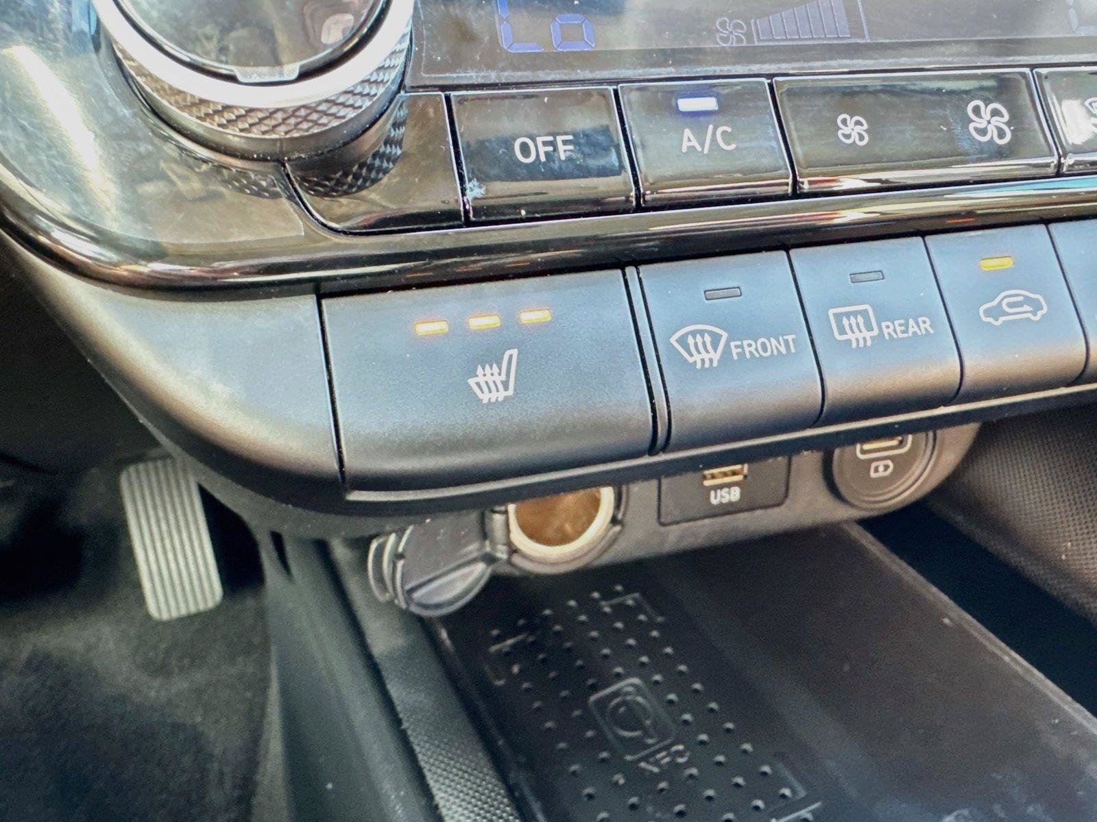 Used 2022 Hyundai Elantra SEL w/ Convenience + Premium Package FWD image 20
