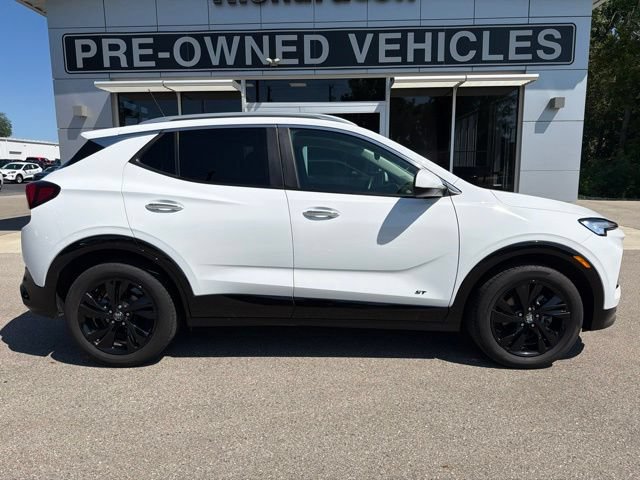 Used 2025 Buick Encore GX Sport Touring w/ Comfort Package FWD image 2