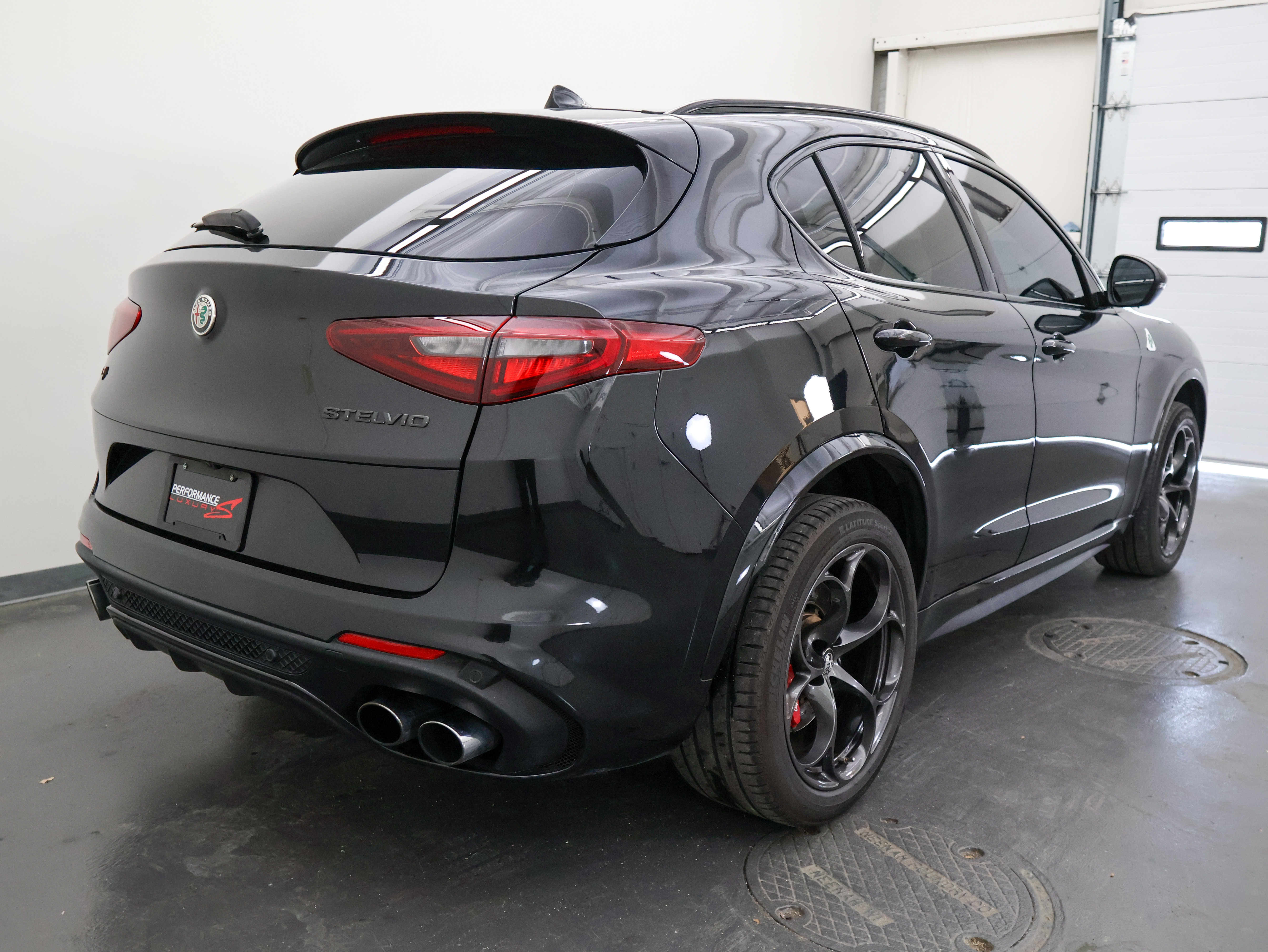 Used 2022 Alfa Romeo Stelvio Quadrifoglio w/ Active Assist Plus Package AWD/4WD image 3
