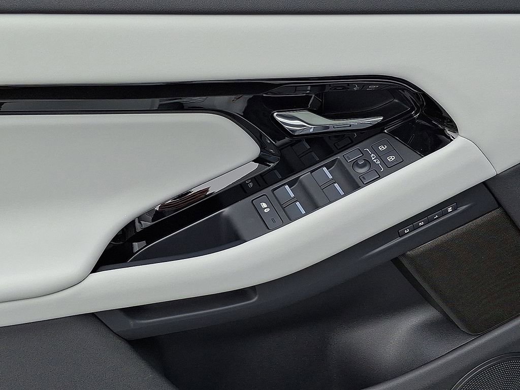 New 2026 Land Rover Range Rover Evoque S image 8