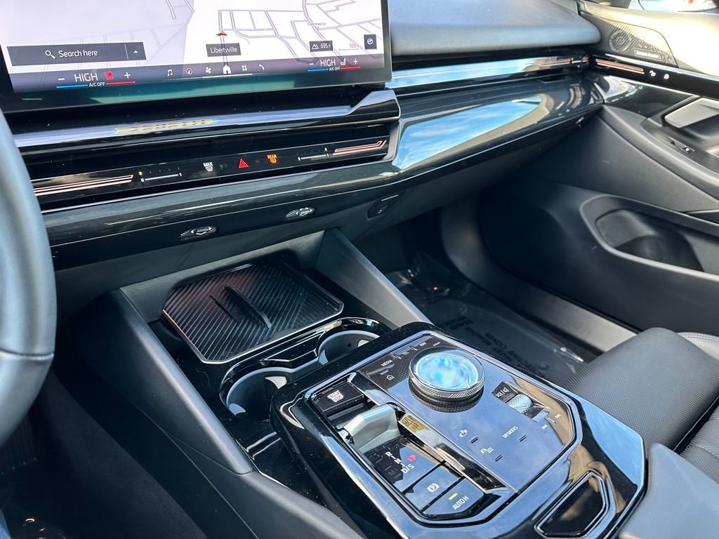 Used 2025 BMW 530i xDrive 530i xDrive w/ Premium Package image 18