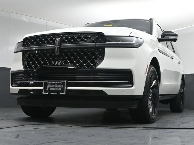 Used 2025 Lincoln Navigator L Reserve w/ Jet Appearance Package image 35