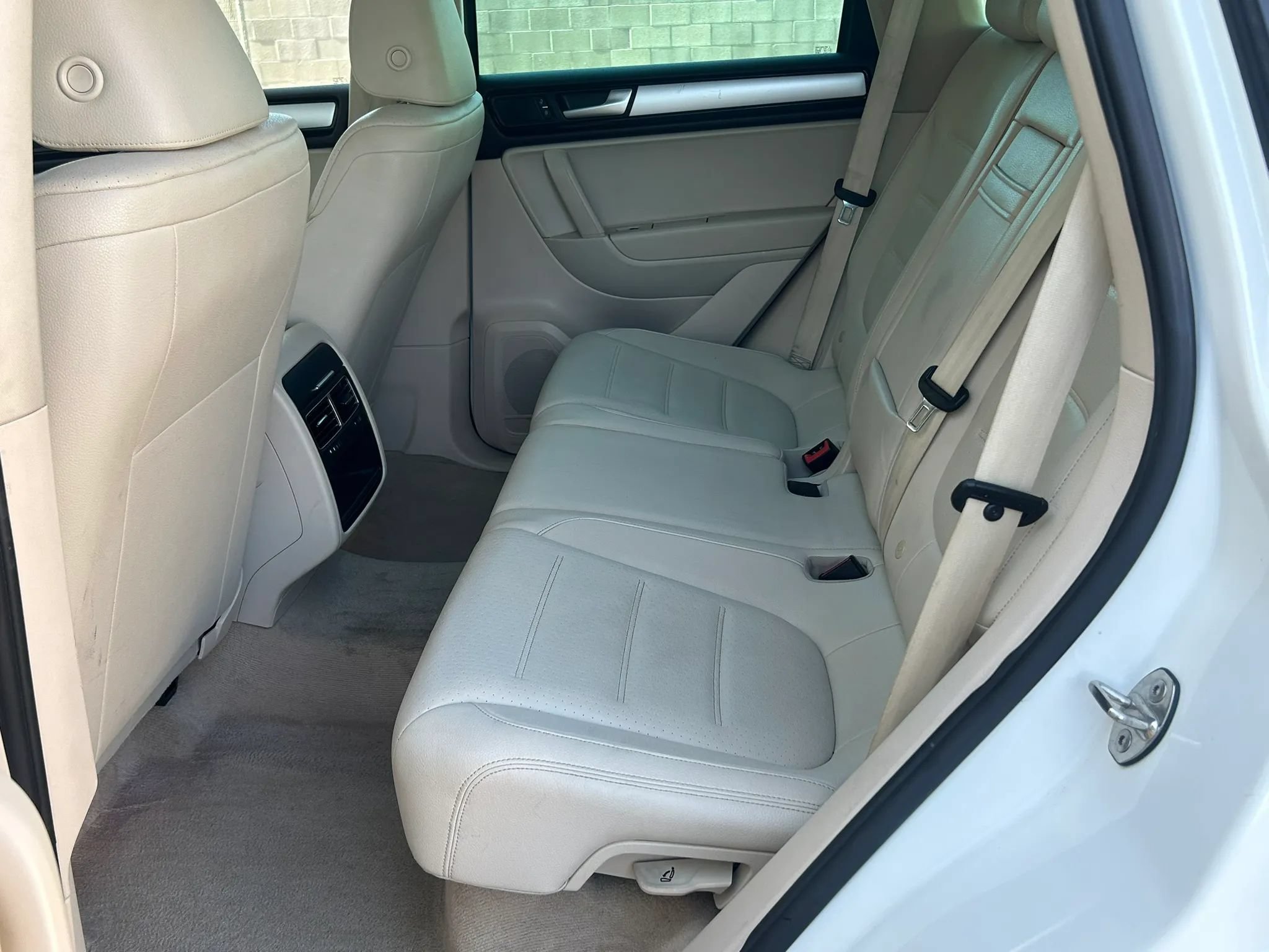 Used 2012 Volkswagen Touareg TDI AWD/4WD image 13