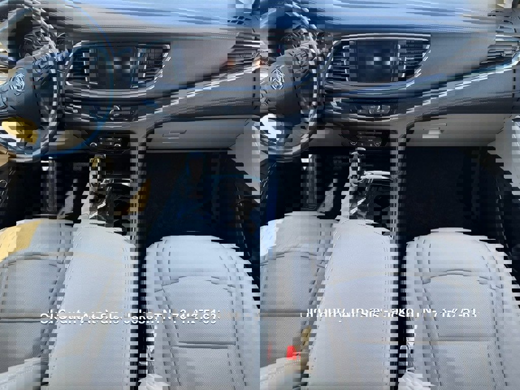 Used 2020 Buick Enclave Essence image 33