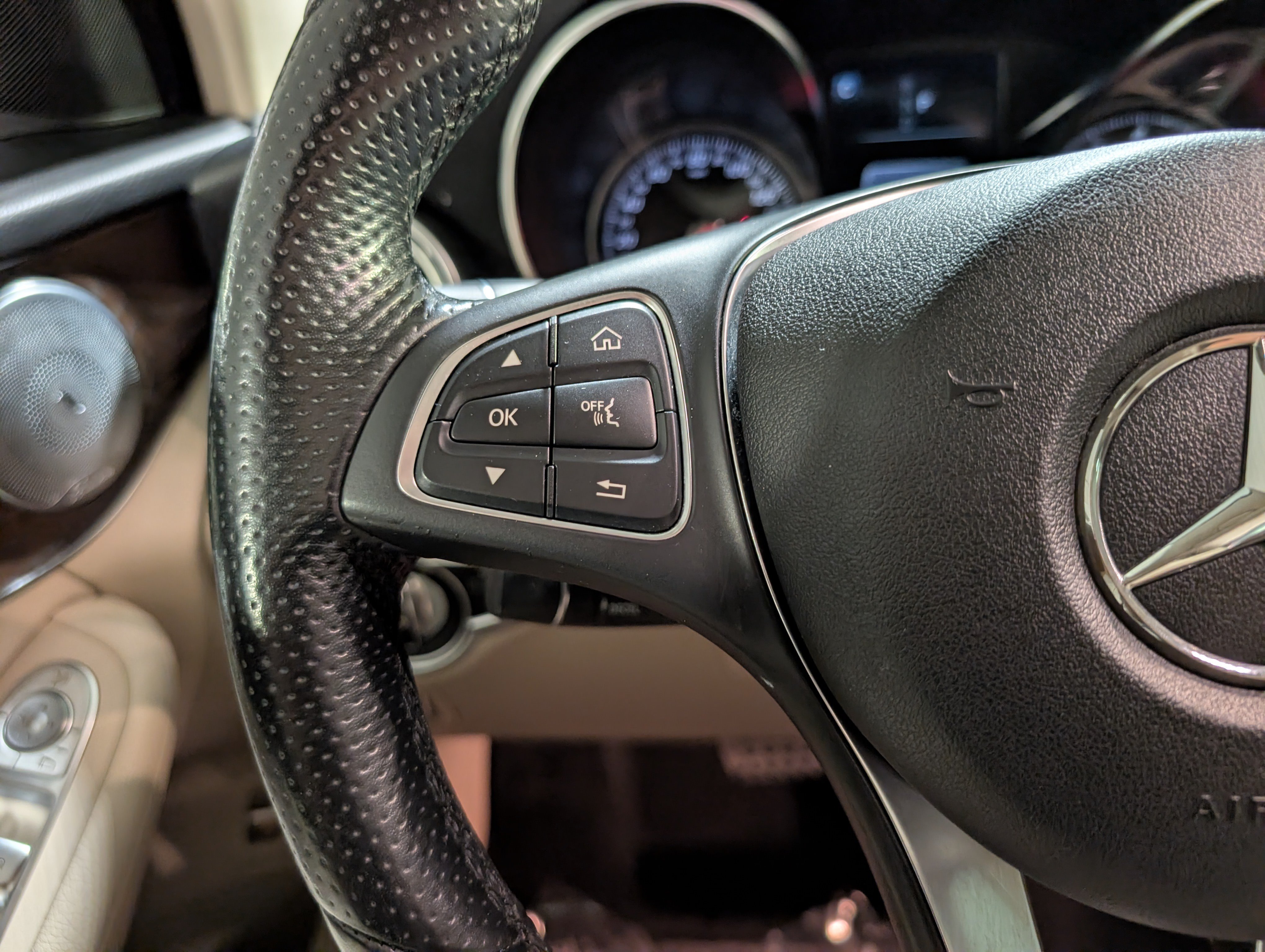 Used 2019 Mercedes-Benz GLC 300 4MATIC image 49