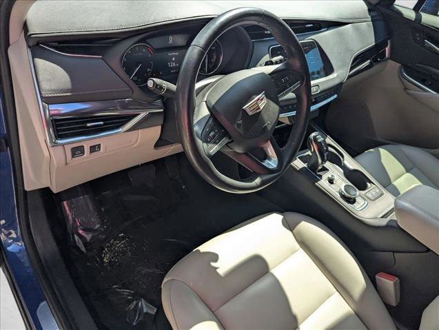 Used 2023 Cadillac XT4 Luxury image 10