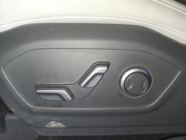 Used 2025 Hyundai Santa Fe SEL image 12