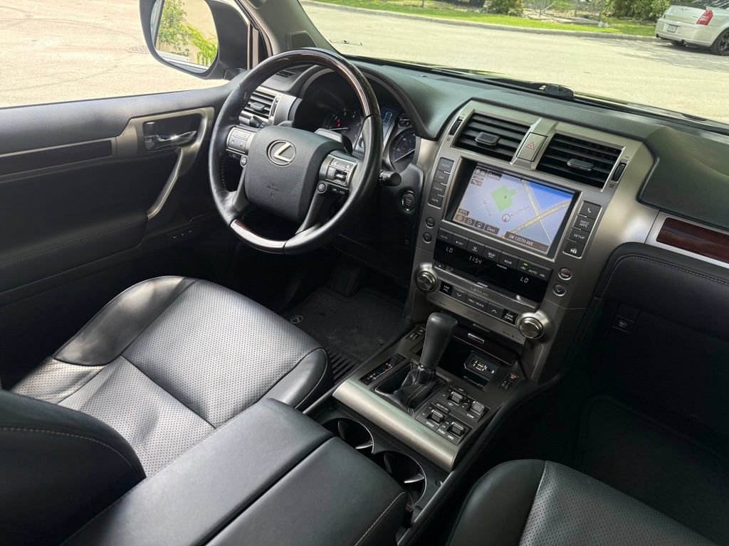 Used 2017 Lexus GX 460 Luxury AWD/4WD image 9