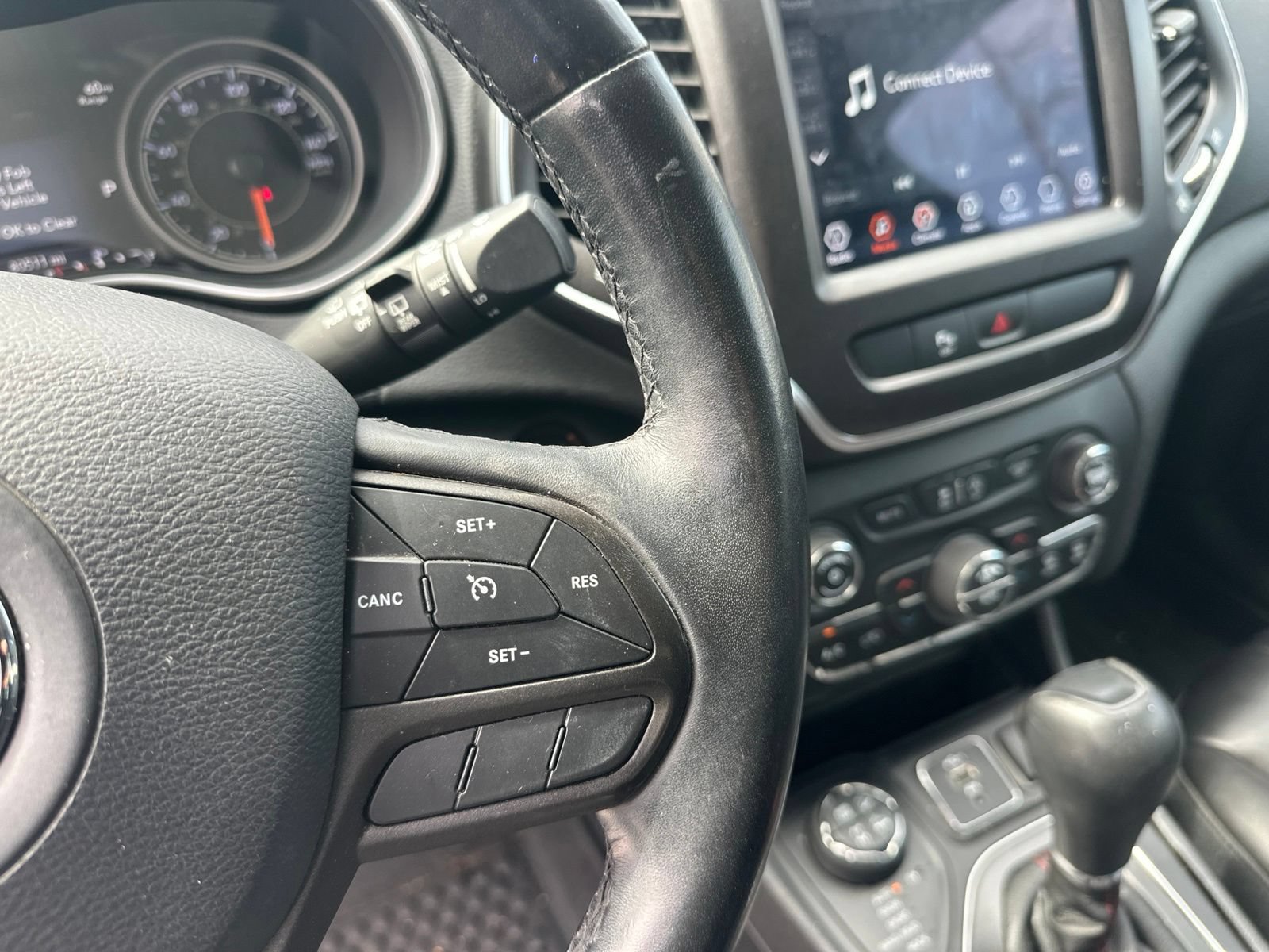 Used 2019 Jeep Cherokee Trailhawk w/ Cold Weather Group AWD/4WD image 30