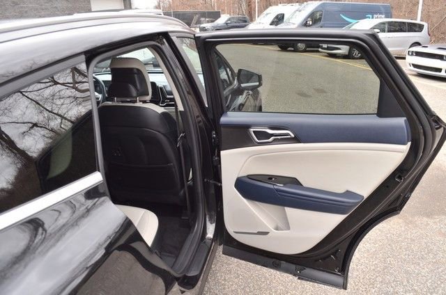 Used 2023 Kia Sportage EX image 35