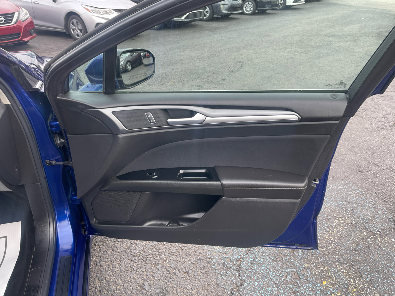 Used 2016 Ford Fusion SE image 30