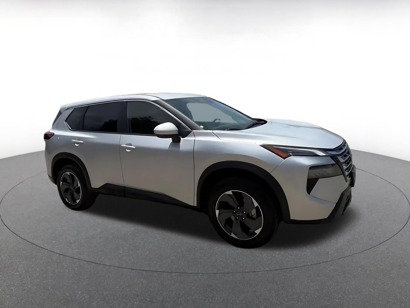 Used 2025 Nissan Rogue SV FWD image 2