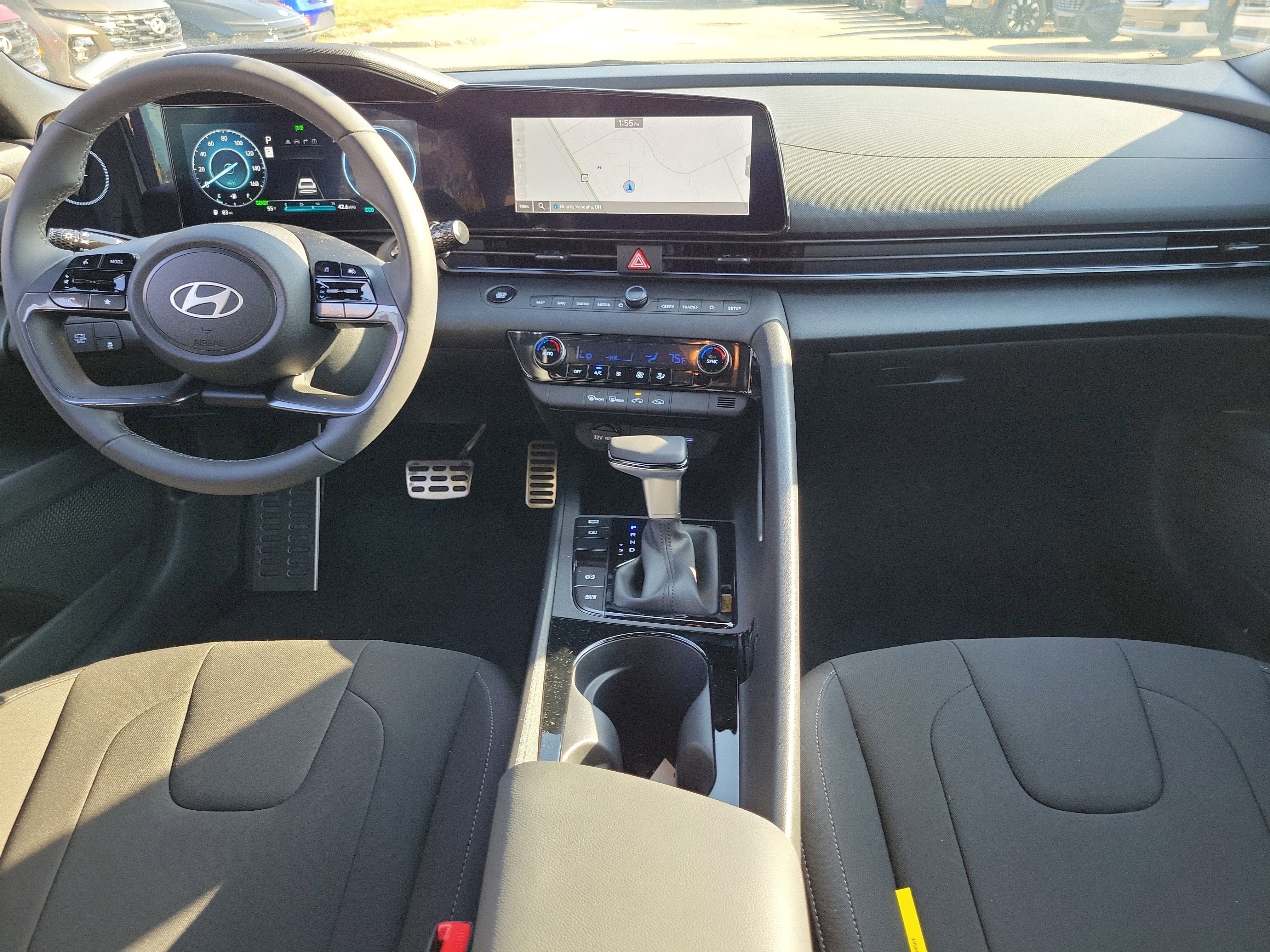 New 2025 Hyundai Elantra SEL FWD image 9