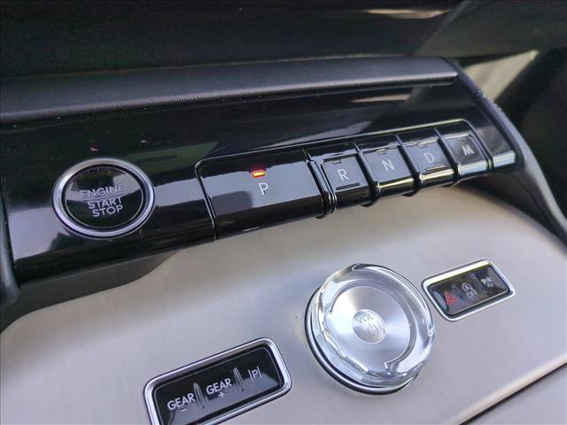 Used 2025 Lincoln Navigator Reserve AWD/4WD image 12