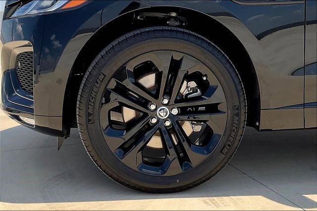 New 2026 Jaguar F-PACE R-Dynamic S image 15