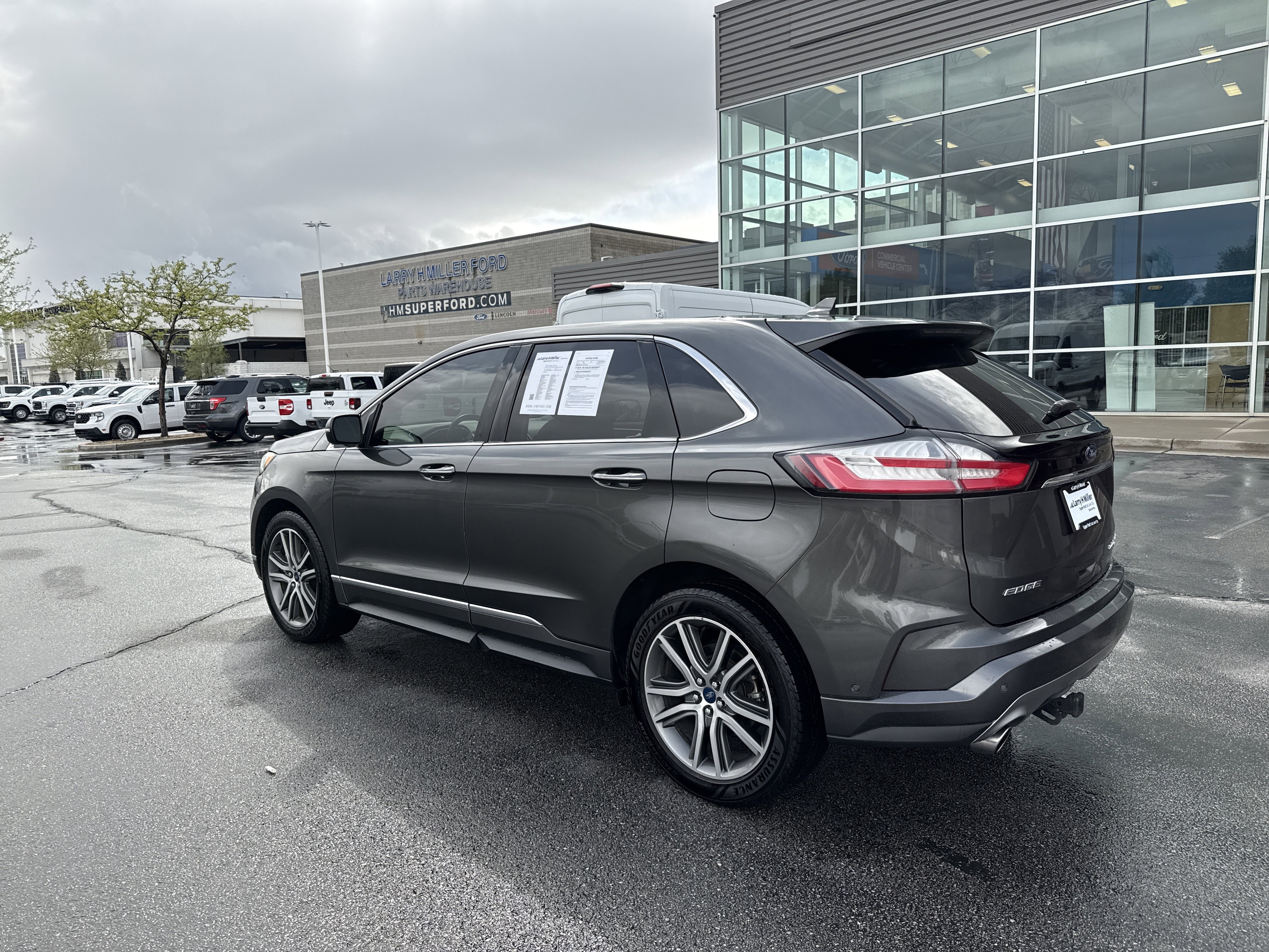Certified 2019 Ford Edge Titanium w/ Equipment Group 301A image 3