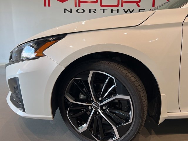 Used 2025 Nissan Altima 2.5 SR image 12