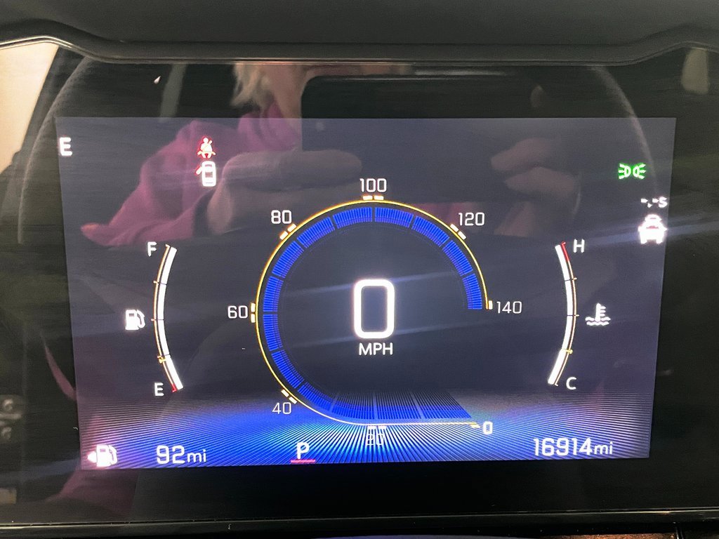 Certified 2025 Chevrolet Trax RS w/ Driver Confidence Package image 28