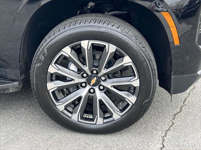 Used 2025 Chevrolet Suburban High Country w/ Sun And Tow Package image 9