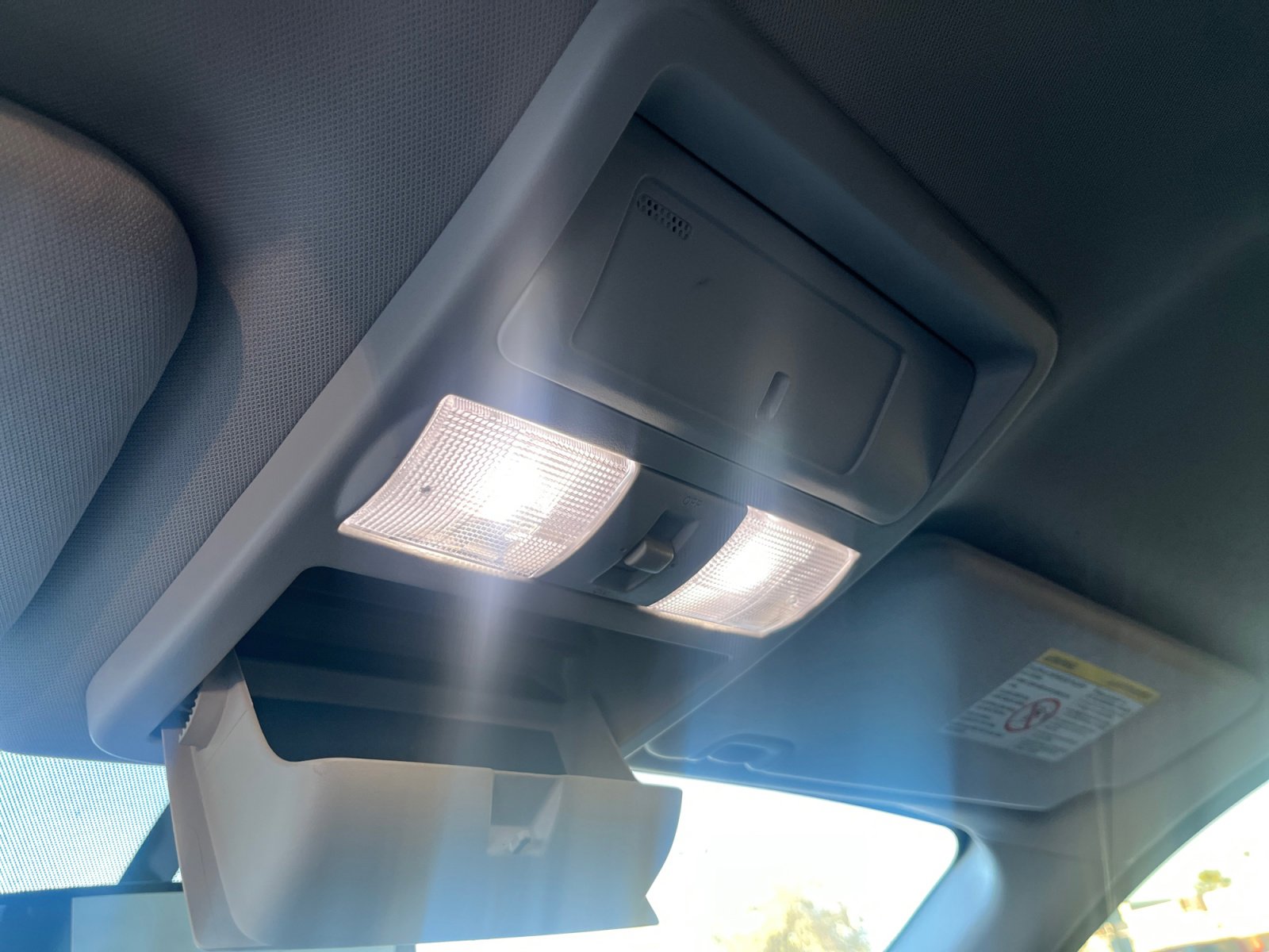 Used 2017 Nissan Titan SV image 32