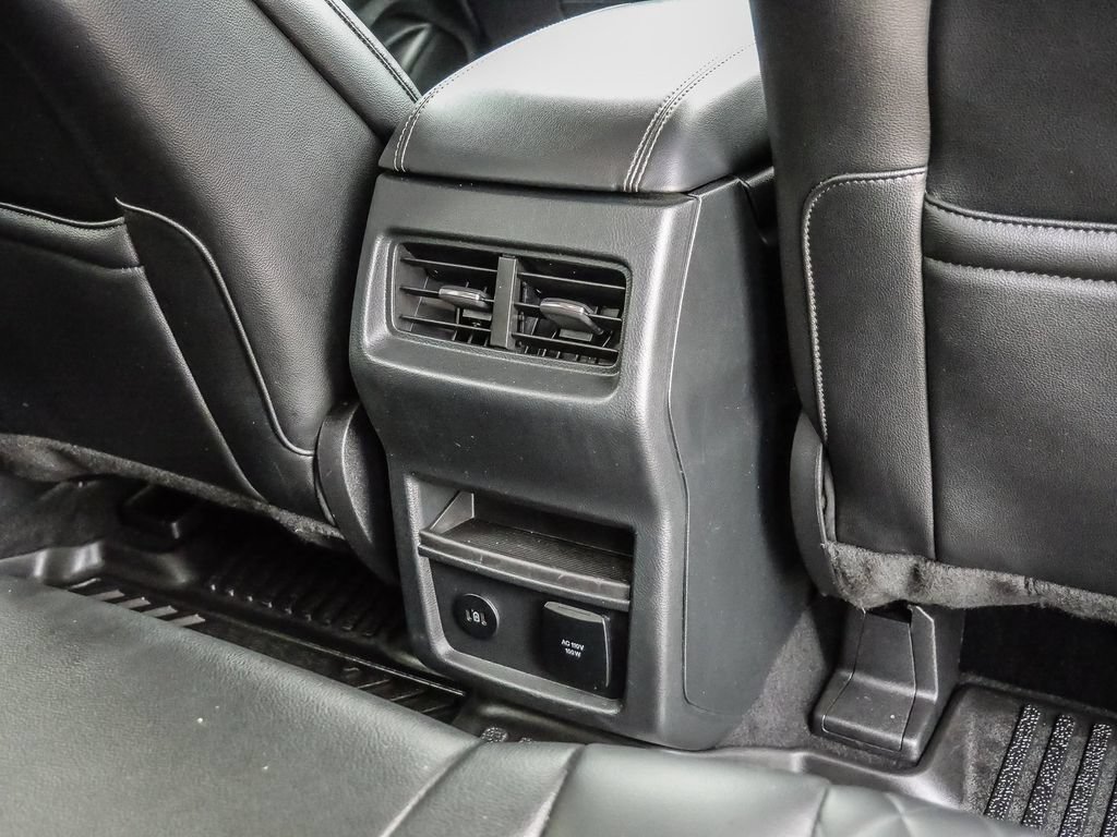 Used 2023 Ford Edge Titanium AWD/4WD image 25