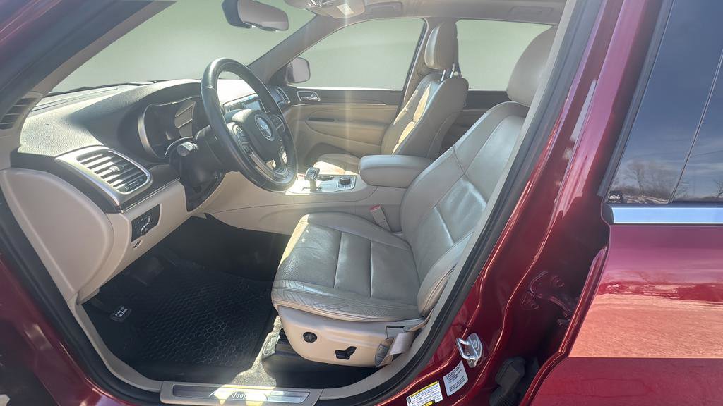 Used 2015 Jeep Grand Cherokee Limited w/ Luxury Group II image 13