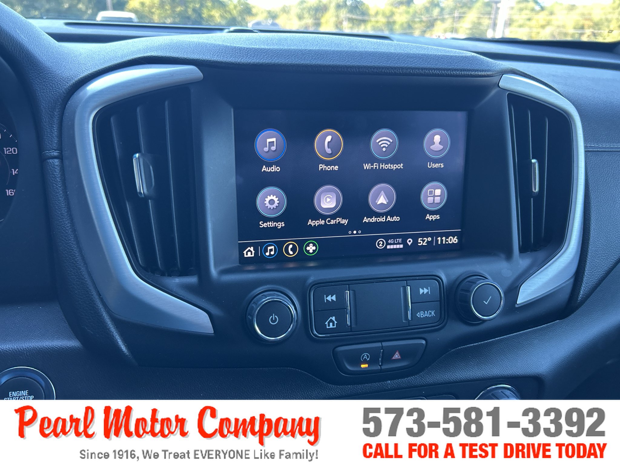 Used 2024 GMC Terrain SLT AWD/4WD image 16