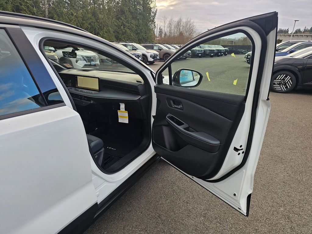 New 2026 Nissan Leaf Platinum+ w/ Cargo Package (Platinum+) image 25