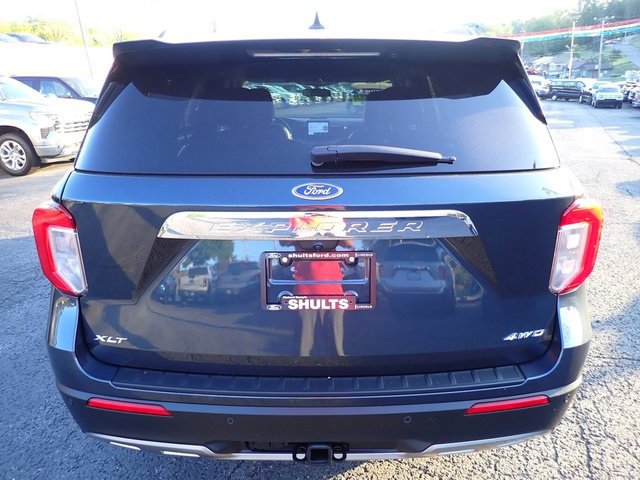 Certified 2022 Ford Explorer XLT w/ Equipment Group 202A image 7