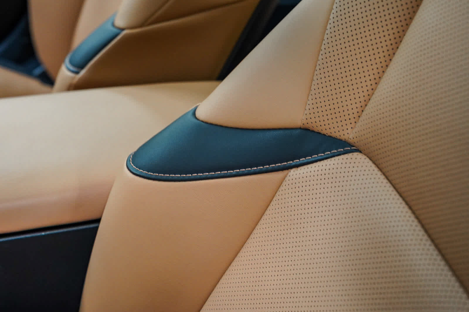 Used 2024 Lexus ES 350 w/ Premium Package FWD image 20