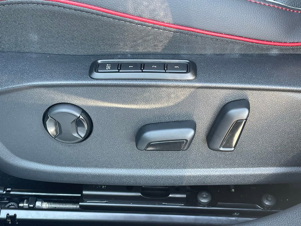 Used 2025 Volkswagen GTI SE image 25