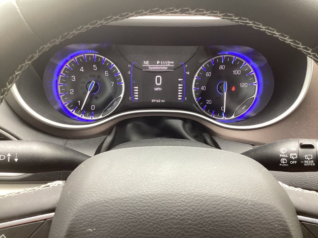 Used 2022 Chrysler Voyager LX FWD image 14