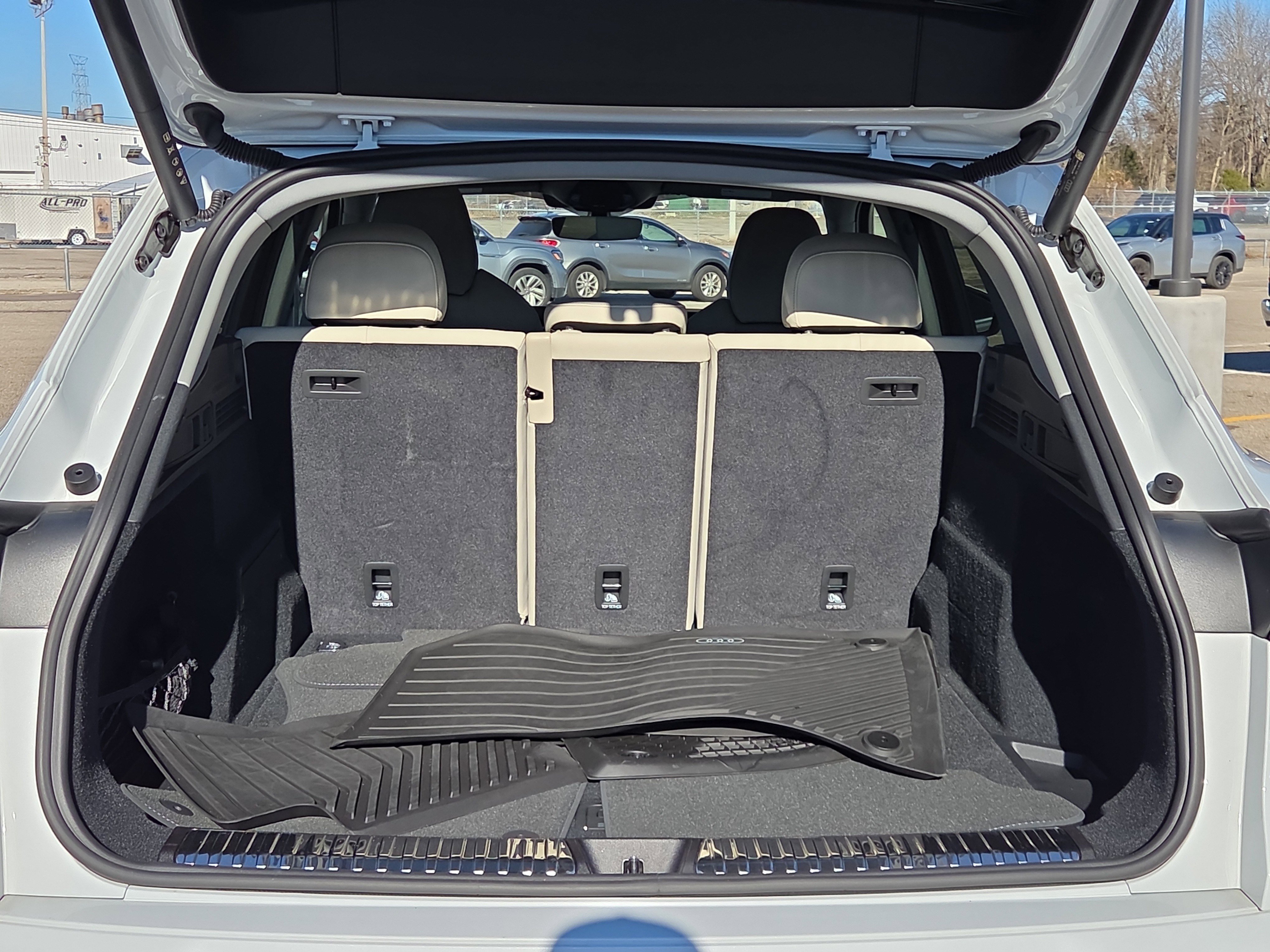 Used 2025 Audi Q5 Premium Plus w/ Premium Plus image 8