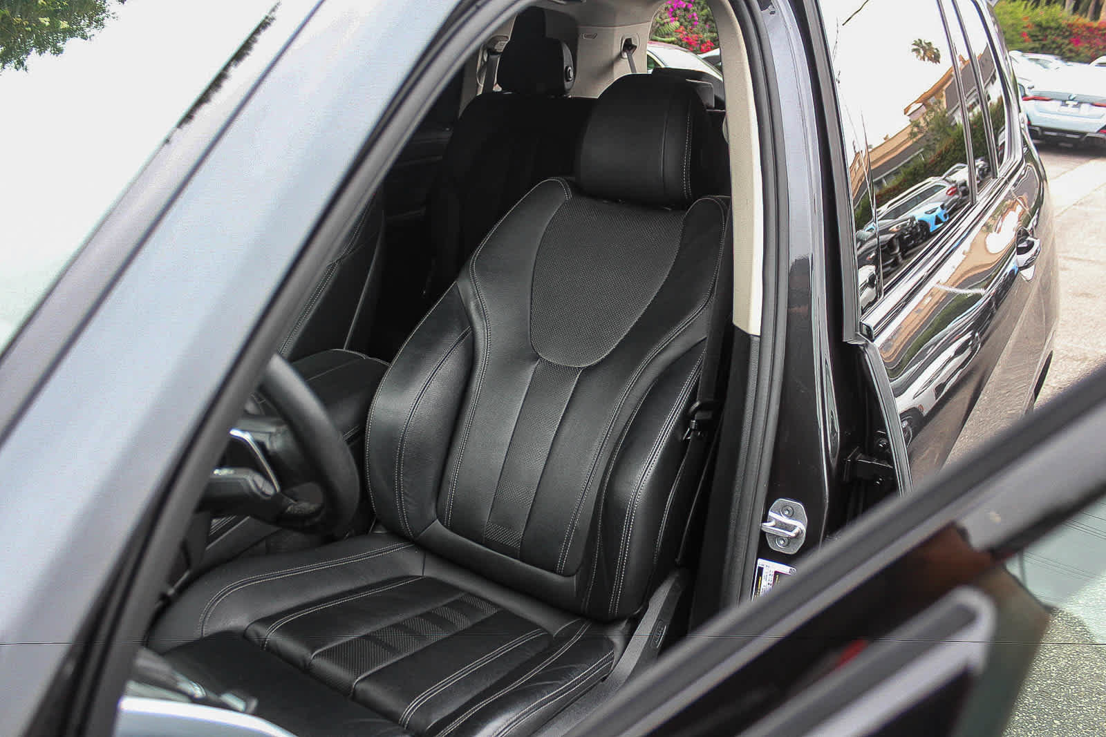 Used 2022 BMW X7 xDrive40i w/ Premium Package AWD/4WD image 25