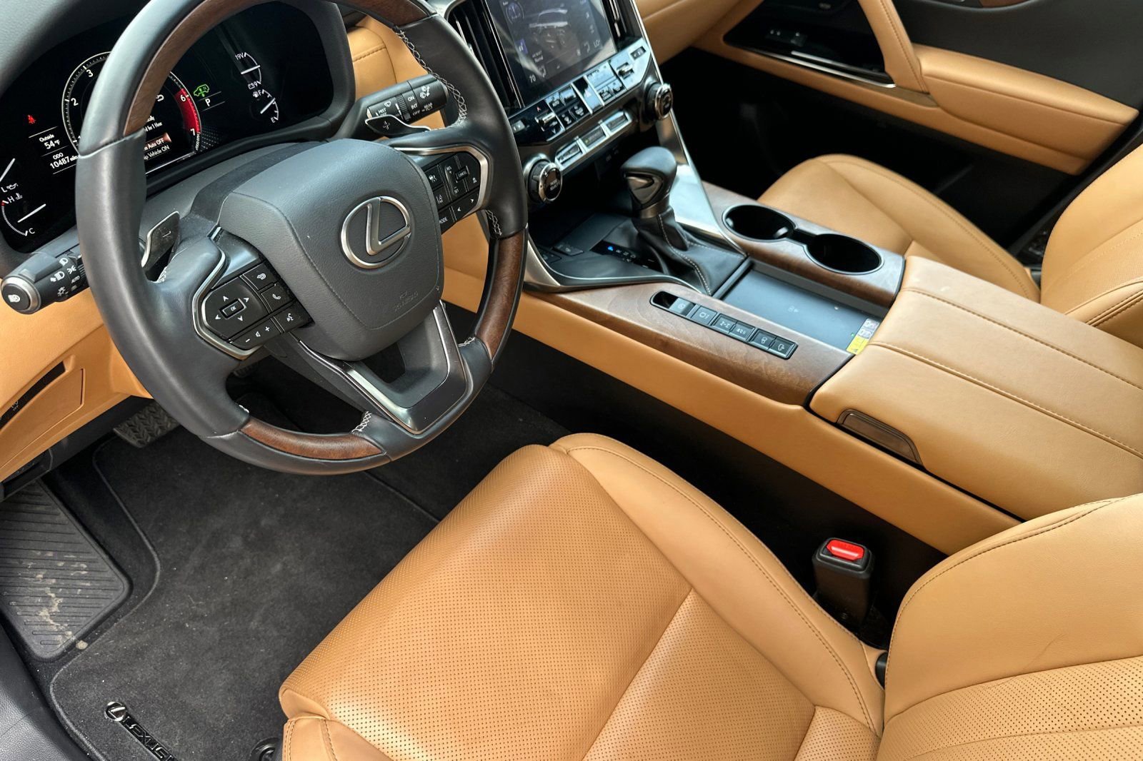 Certified 2024 Lexus LX 600 4WD w/ Luxury Package image 11