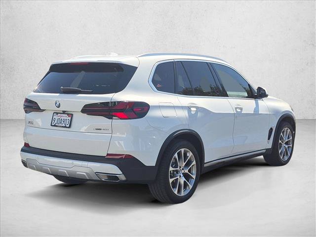 Certified 2024 BMW X5 xDrive40i w/ Premium Package AWD/4WD image 4