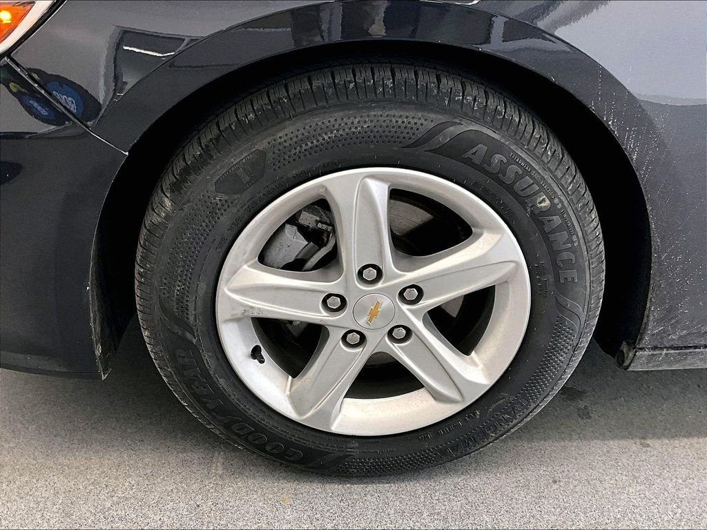 Used 2022 Chevrolet Malibu LS w/ Driver Confidence Package II image 7