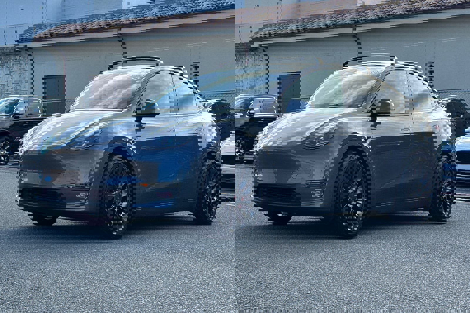 Used 2023 Tesla Model Y Performance image 8