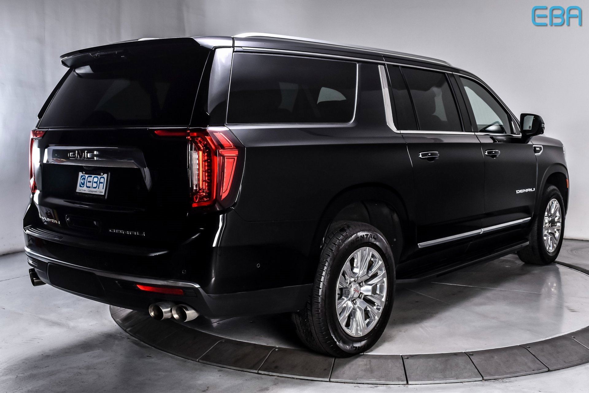 Used 2024 GMC Yukon XL Denali w/ Advanced Technology Package image 4