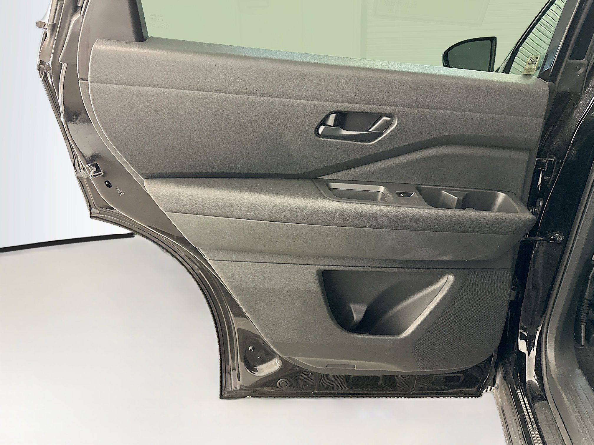 Used 2024 Nissan Pathfinder S image 26