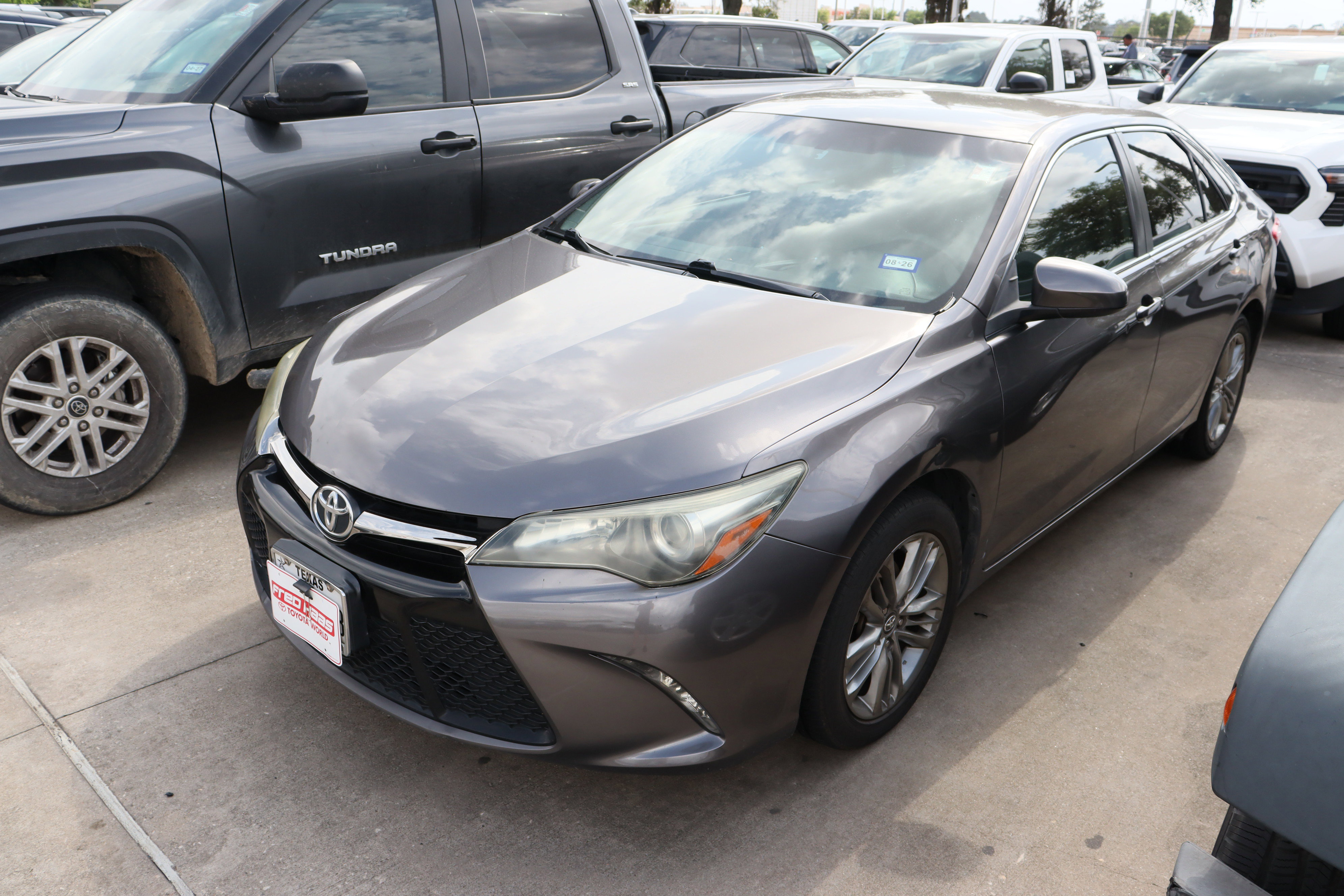 Used 2017 Toyota Camry SE image 5