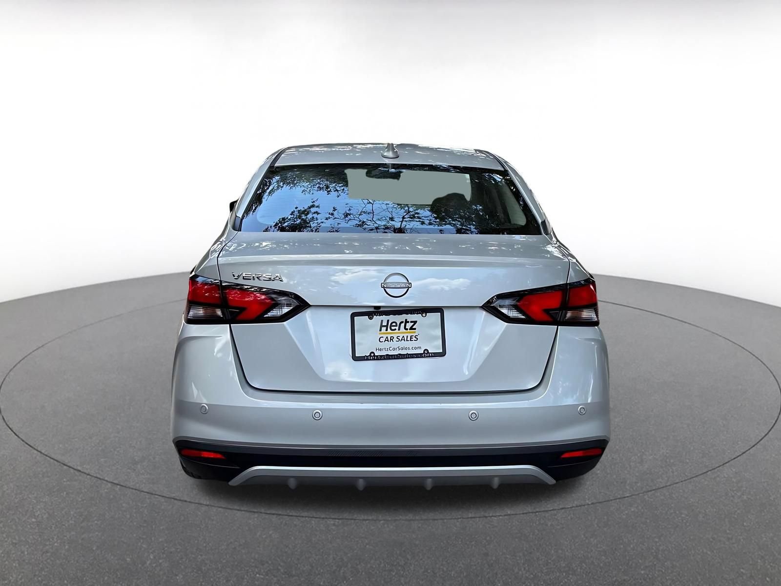 Used 2025 Nissan Versa SV FWD image 15
