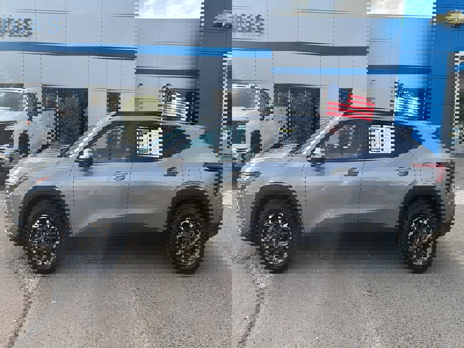 Used 2024 Chevrolet Trax LT w/ Driver Confidence Package image 9