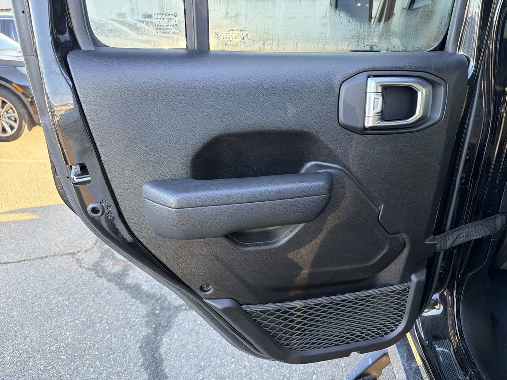 Used 2024 Jeep Wrangler Unlimited Rubicon 4xe AWD/4WD image 13