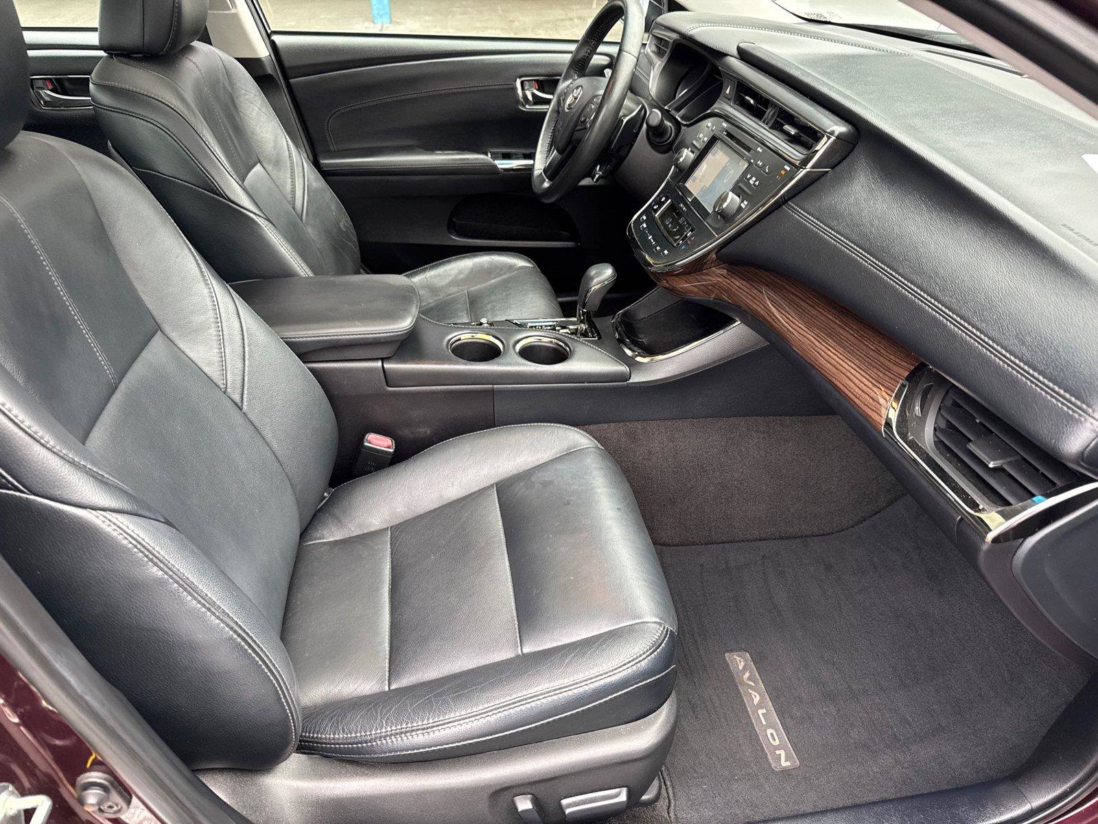 Used 2015 Toyota Avalon XLE Premium w/ Preferred Accessory Package FWD image 16