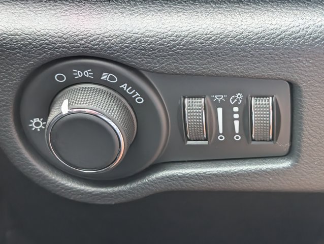 New 2027 Chrysler Pacifica Select FWD image 22