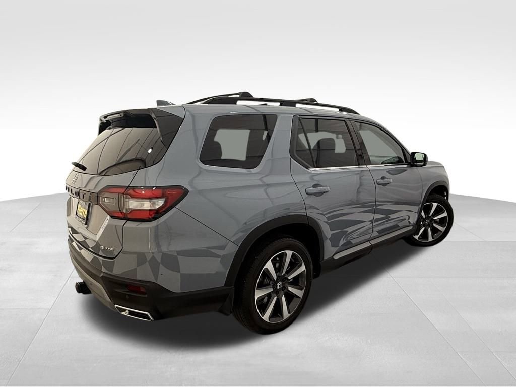 Used 2023 Honda Pilot Elite image 6