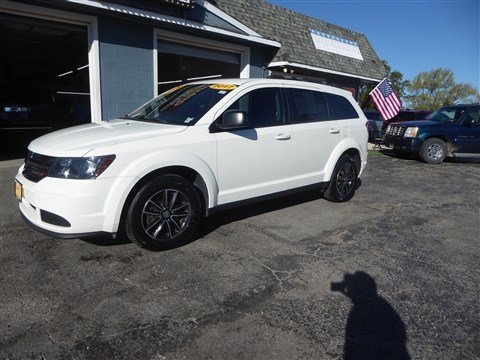 Used 2017 Dodge Journey SE w/ Flexible Seating Group image 3