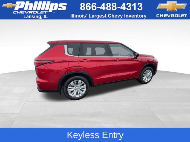 Used 2025 Mitsubishi Outlander ES image 9